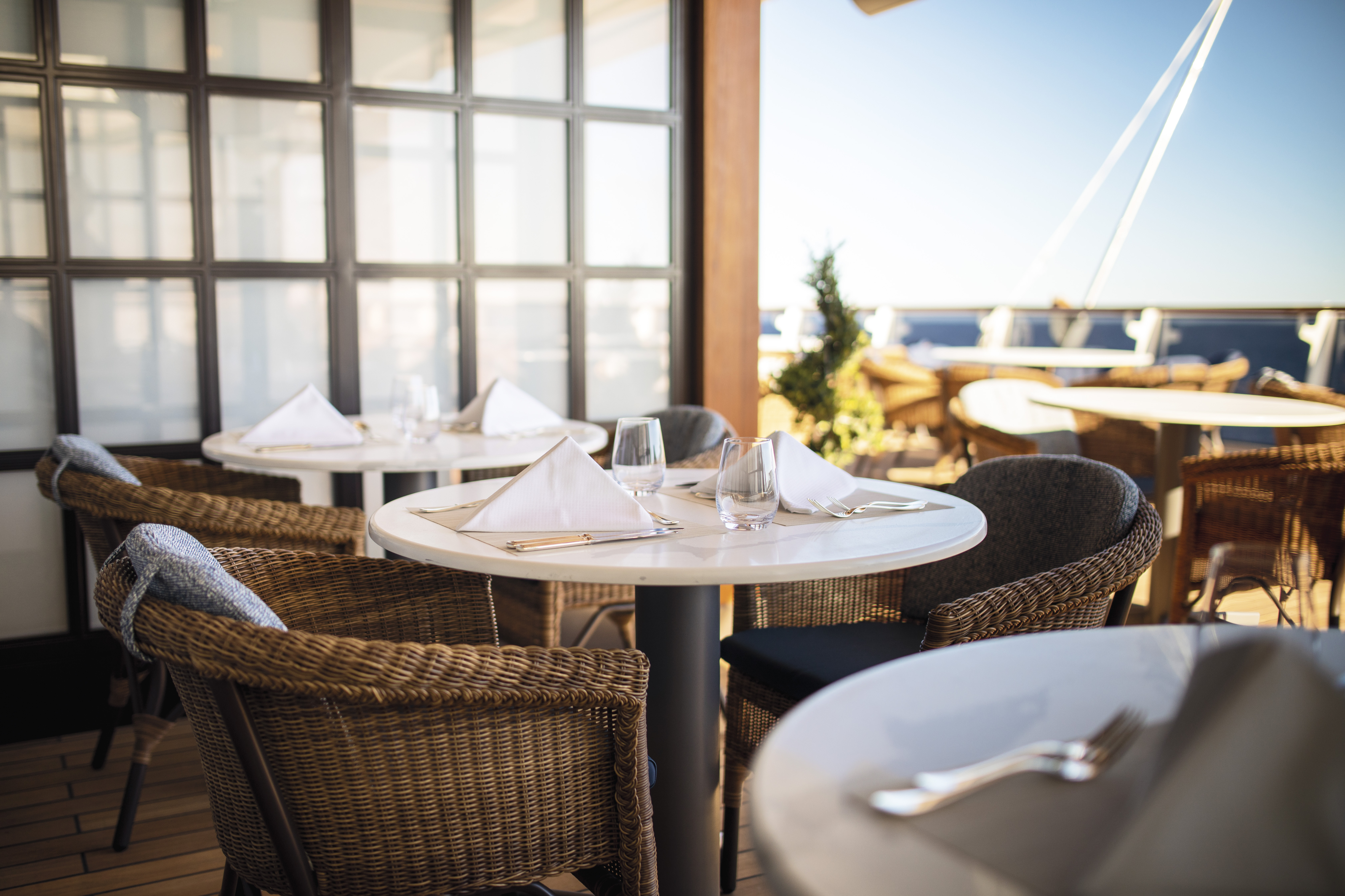 Seven Seas Splendor - La Veranda